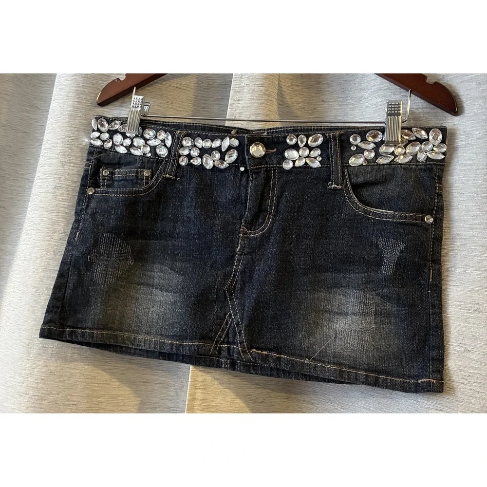 Wallflower Rhinestone Bejeweled Distressed Medium Wash Jean Mini Skirt Size 11‎